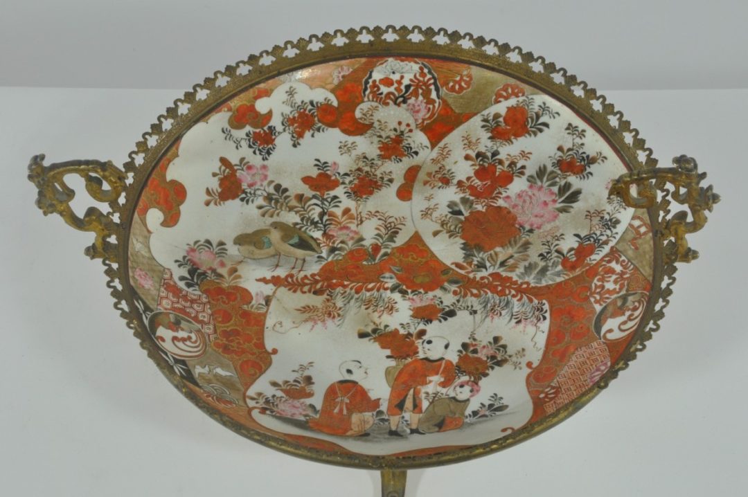 Винтажная керамическая тарелка в бронзовой золочёной оправе