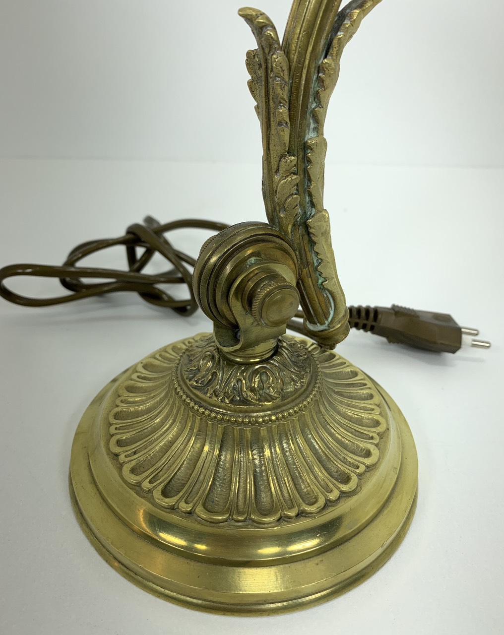 Антикварная настольная лампа из бронзы и латуни