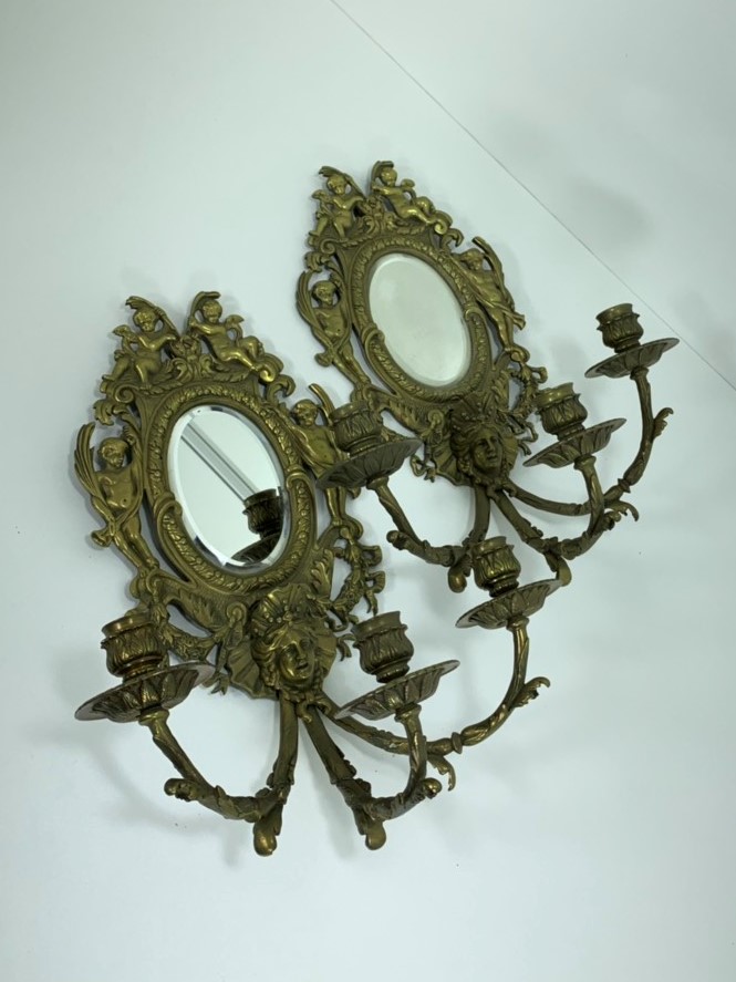 Антикварные бронзовые бра на три свечи с зеркалами в стиле Ренессанс