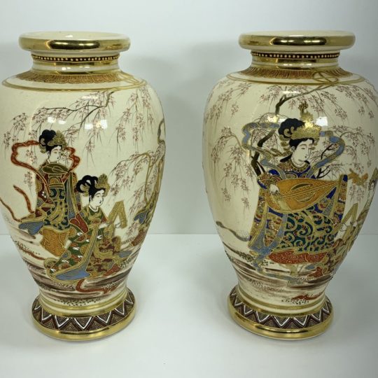Винтажная пара ваз в стиле шинуазри
