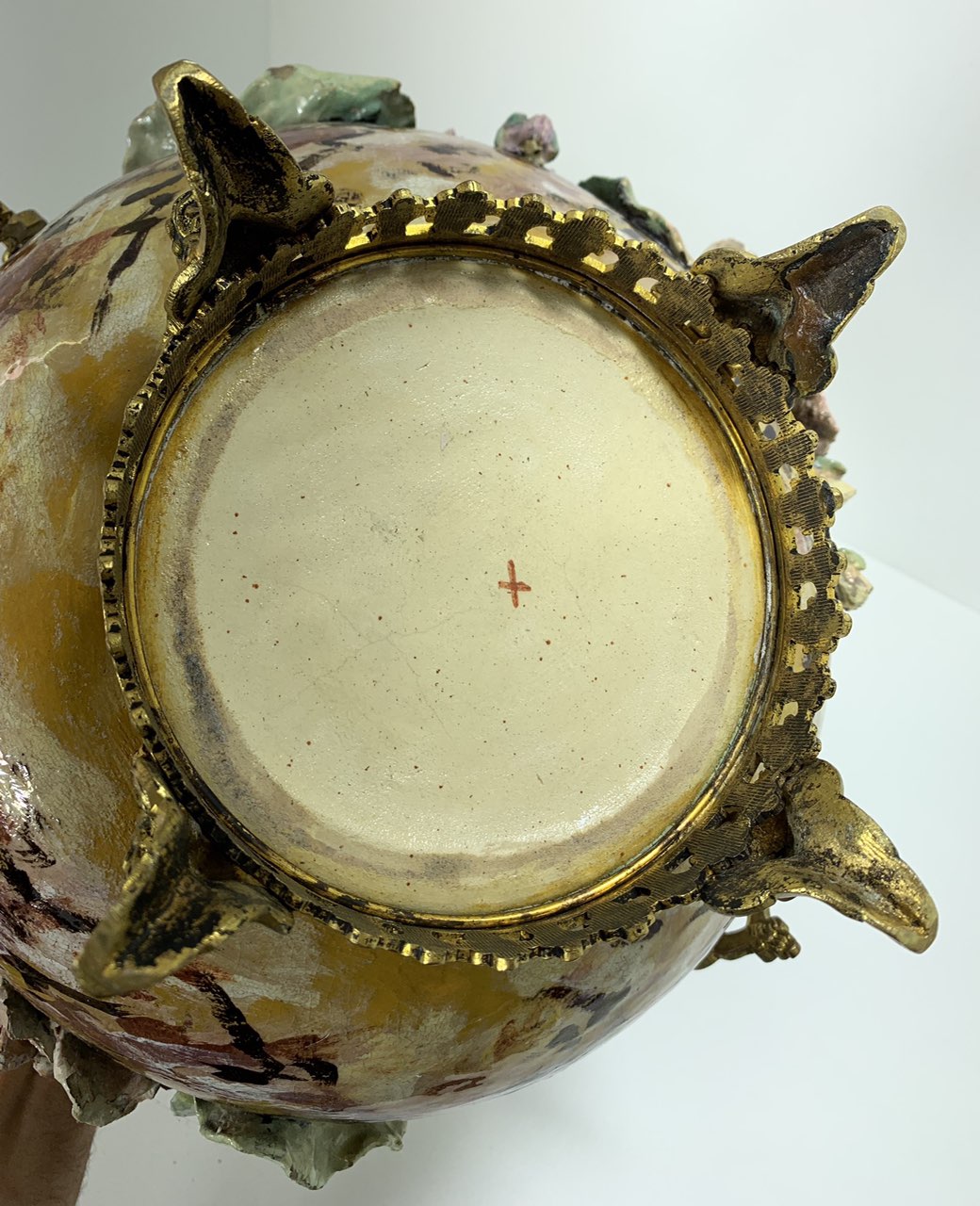 Антикварная двухсторонняя ваза барботин в бронзовой оправе