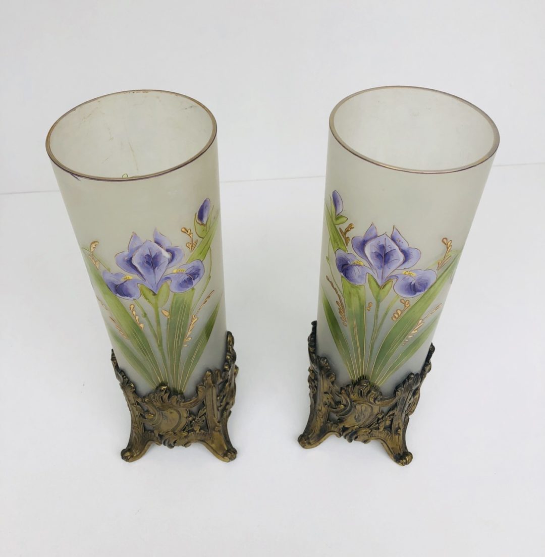 Антикварная пара ваз с ручной росписью