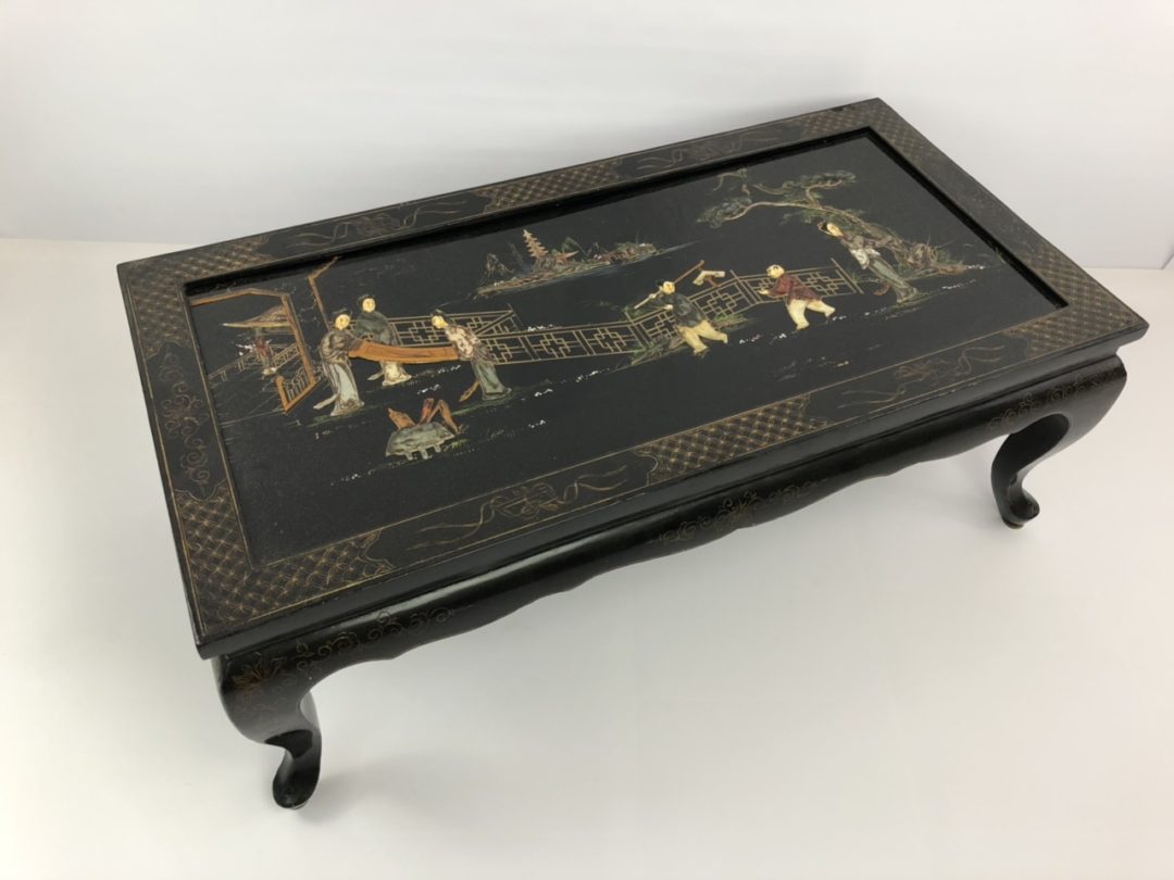 Винтажный столик в стиле Шинуазри