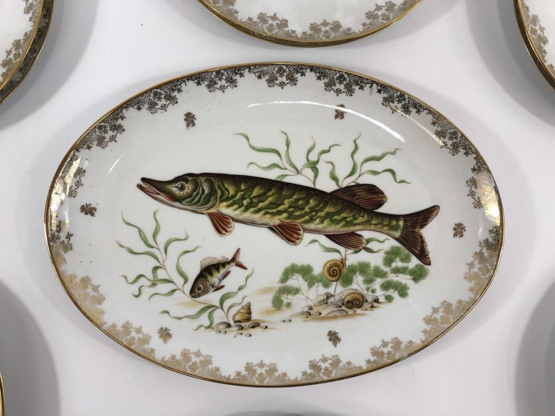 Винтажный набор тарелок лимож с мотивом рыб
