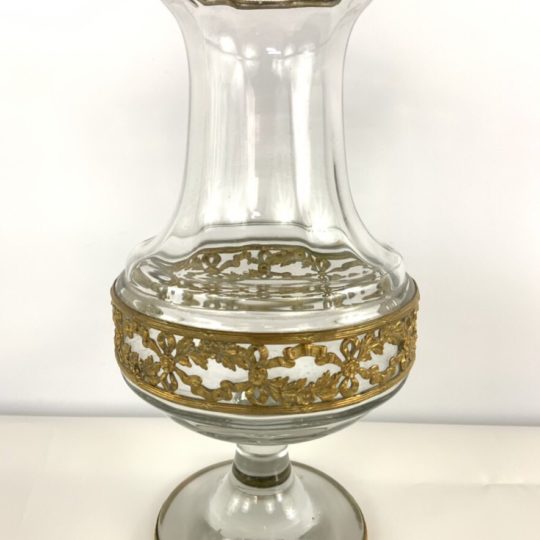 Винтажная стеклянная ваза в бронзовой оправе
