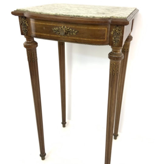 Антикварный столик с мраморной столешницей