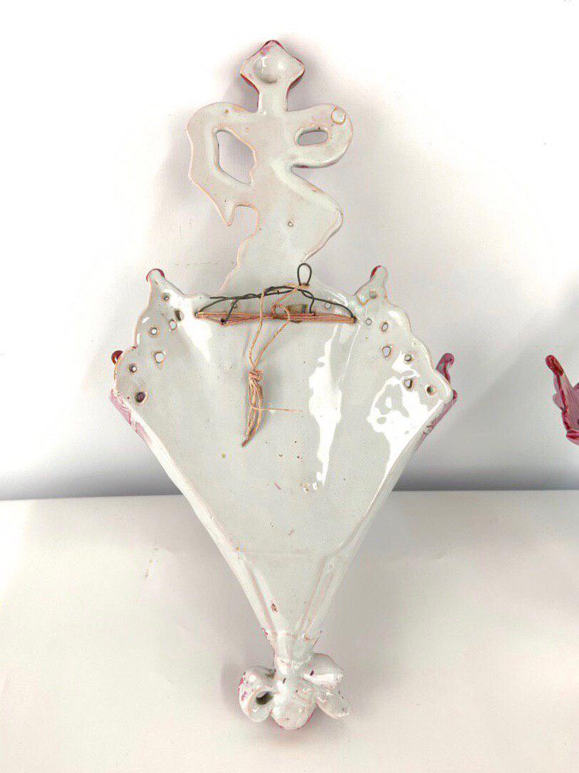Антикварная пара керамических настенных ваз