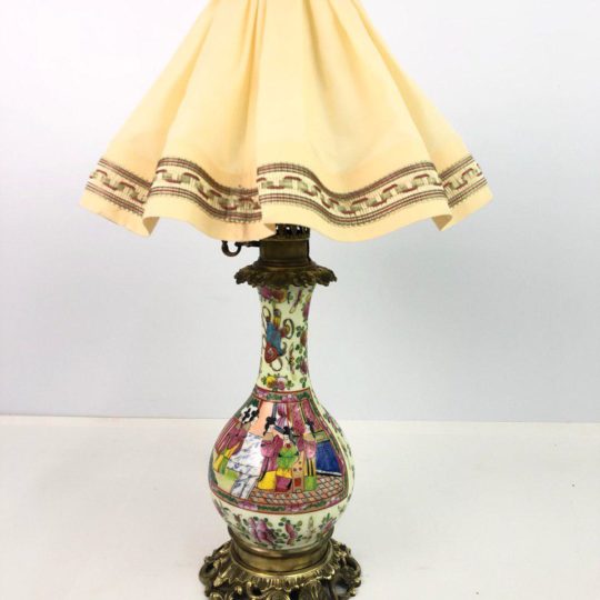 Антикварная лампа в стиле Шинуазри