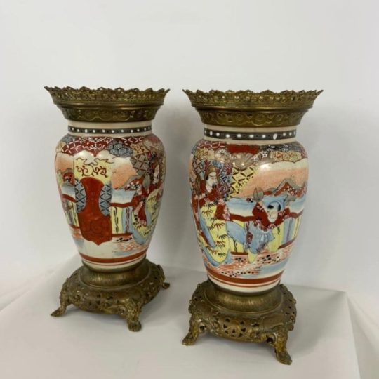 Антикварные вазы в стиле Шинуазри