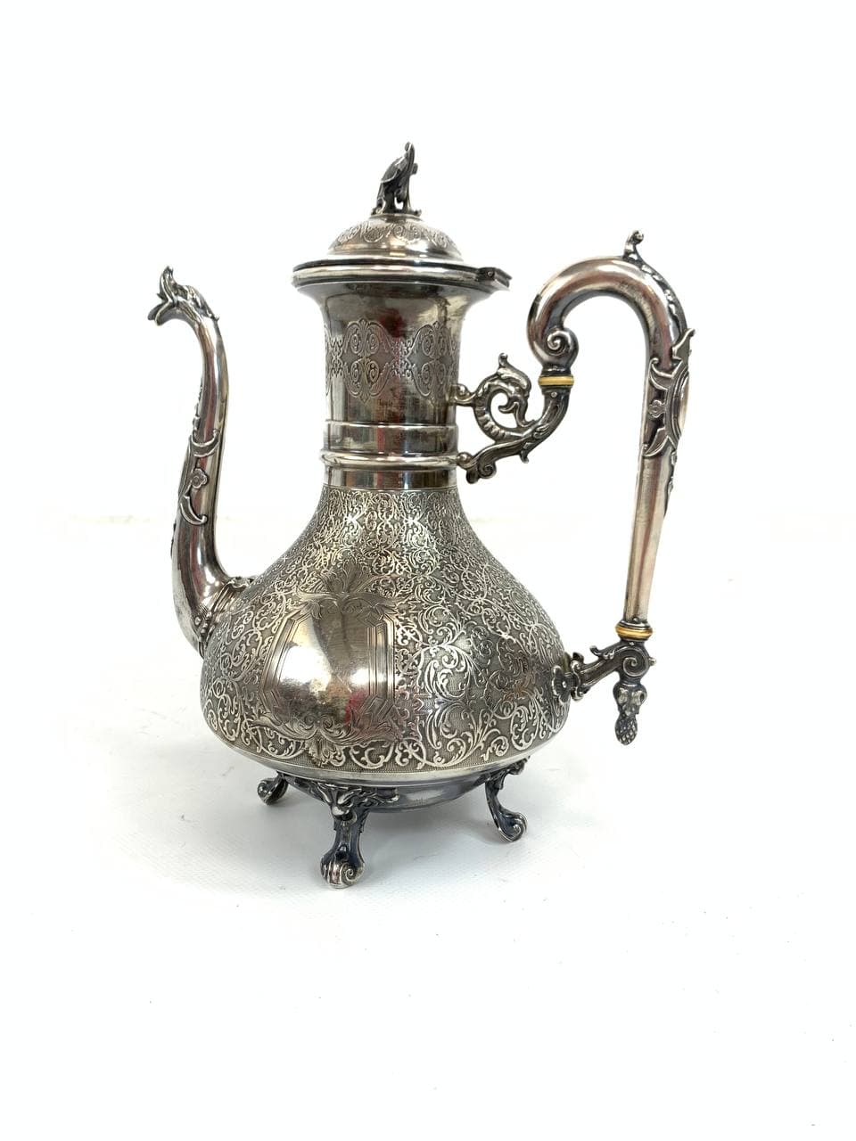 Антикварный чайник из серебра ювелира Hertz, Simon