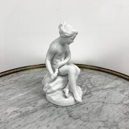 Винтажная статуэтка из бисквита «Обнаженная Психея»
