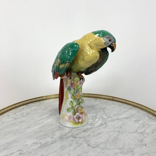 Антикварный фарфоровый попугай