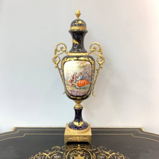 Антикварная ваза от Limoges  с ручной росписью