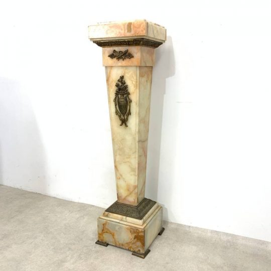 Антикварная колонна из оникса