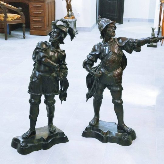 Антикварные статуи из бронзы воинов Конкистадоров