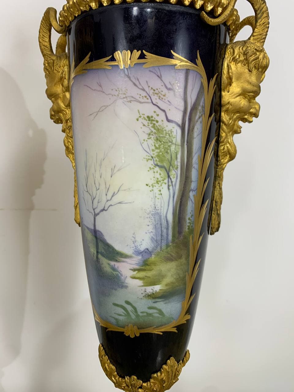 Антикварные вазы мануфактуры Севр
