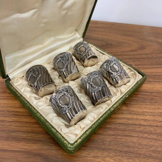 Антикварный набор серебряных рюмок