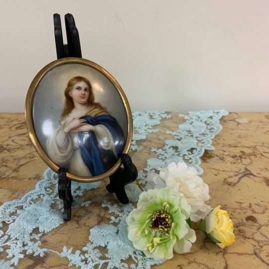 Антикварная миниатюра «Мадонна»