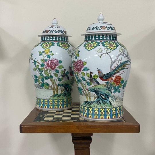 Пара винтажных китайских ваз