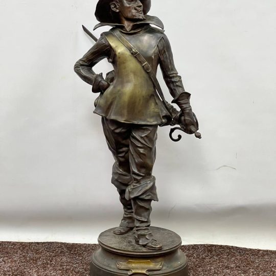 Антикварна статуетка з бронзи «Мушкетер»