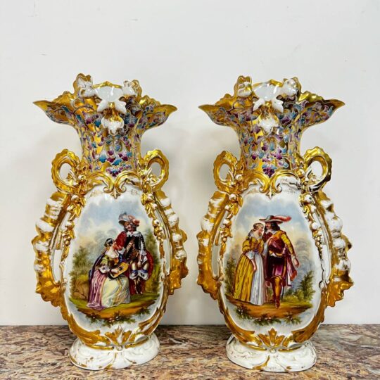Антикварні вази мануфактури Vieux Paris
