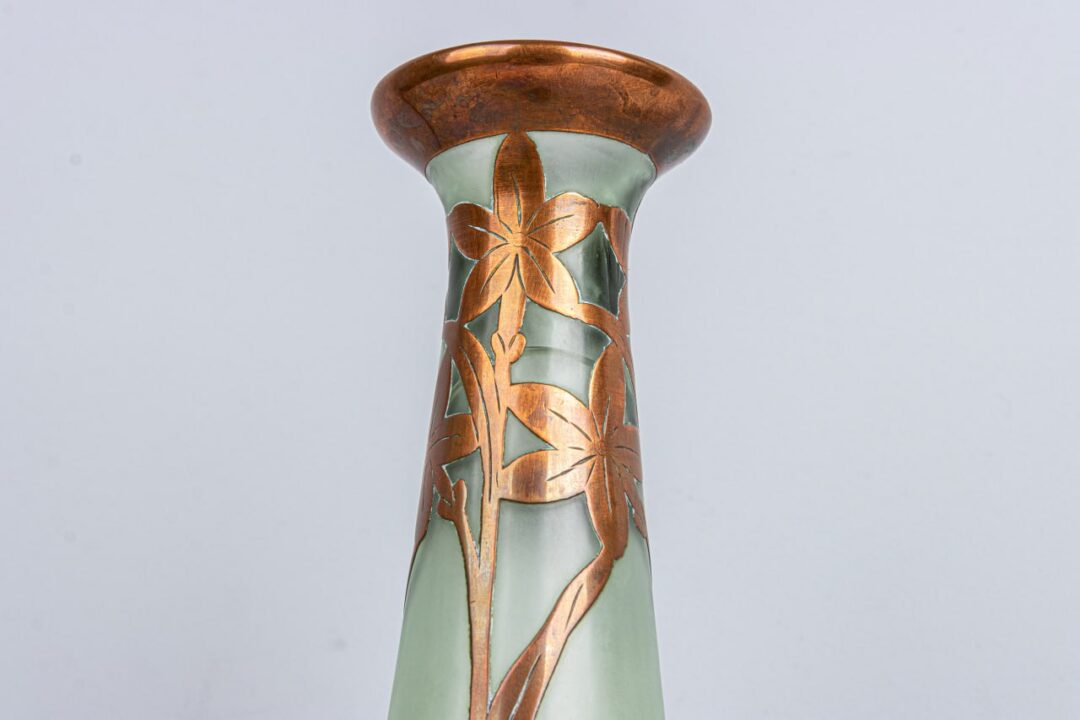 Антикварна ваза в стилі Віденської сецесії
